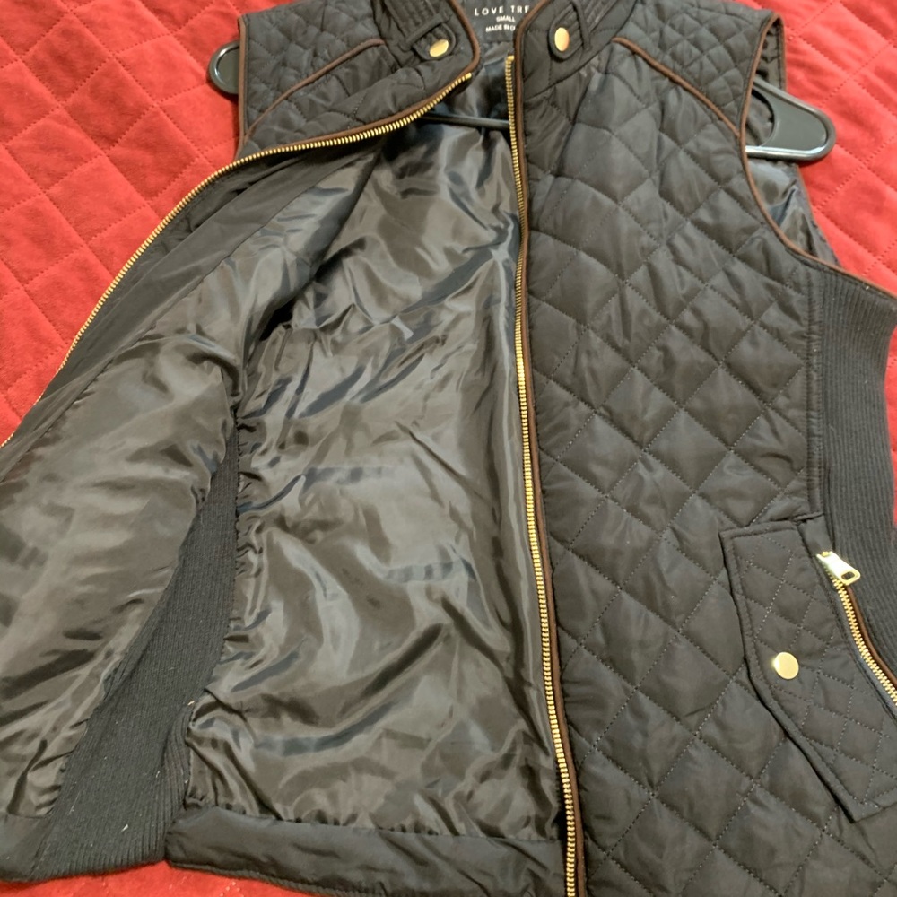 Vest - Picture 3 of 5